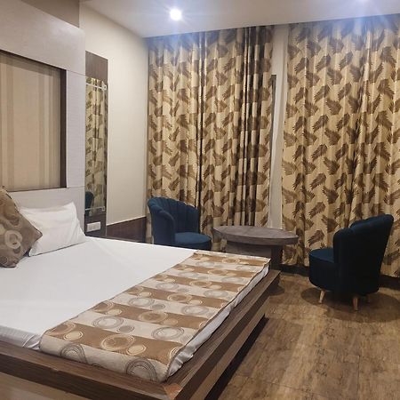 The Aura Grand Hotel & Banquet - A Unit Of Sitara Kollection Hotels Rohtak Exterior foto